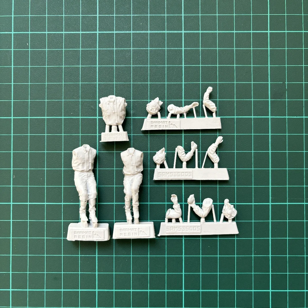 Kit de modèle de figurine en résine non peinte, thème militaire, équipage de char soviétique, non assemblé, non peint, 3 personnes, GK, 1/35