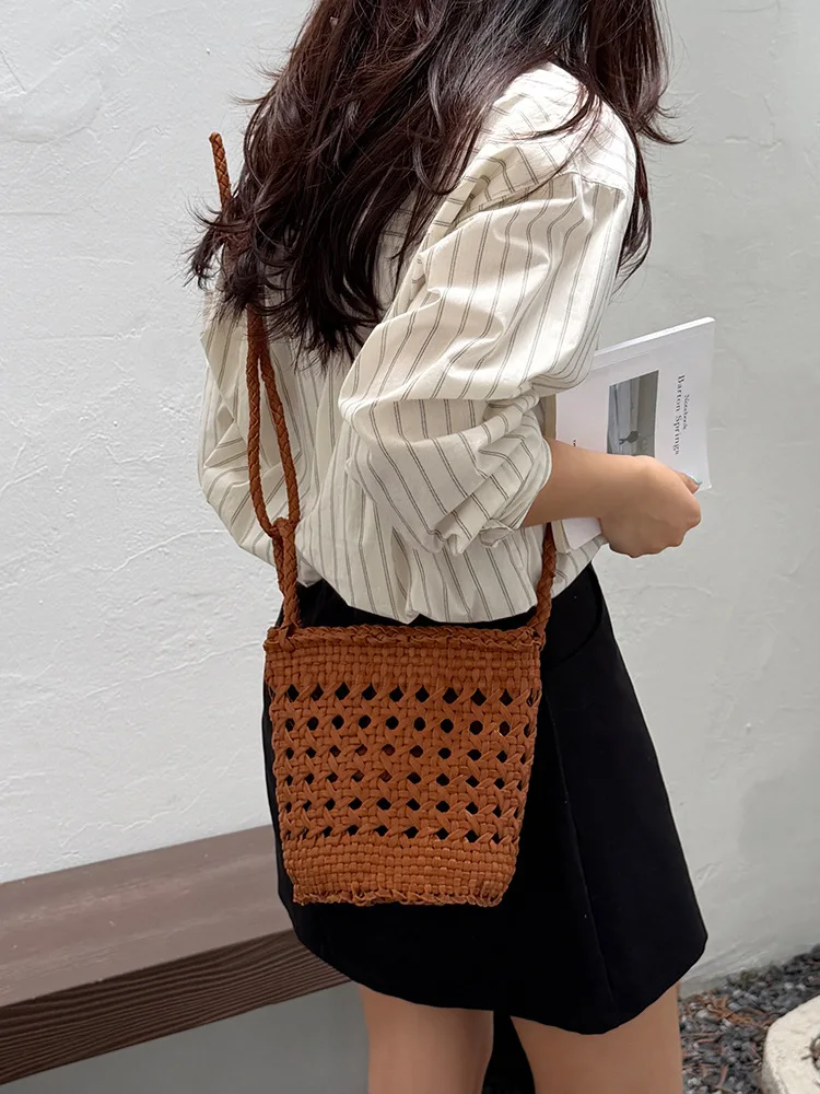New French Retro Bucket Bag New Genuine Leather Openwork Handcrafted Woven Bag Genuine Leather Shoulder Bag For Beach Holidays