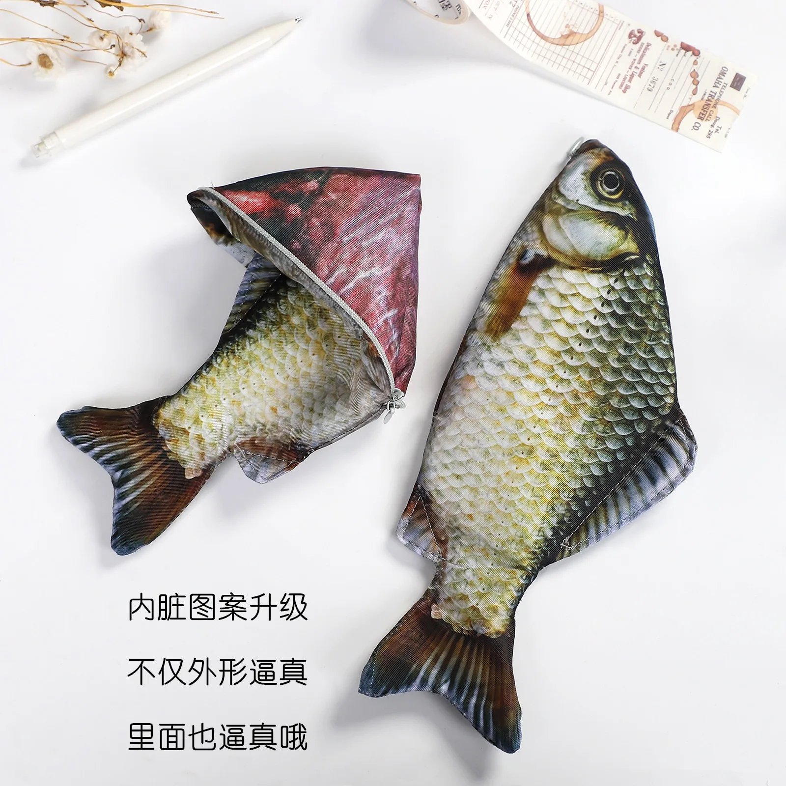 Kreative, lustige Stifttasche in Form eines Karpfenfisches, im gleichen Stil wie auf Douyin, mit einem witzigen, veränderten Design, koreanische Version, Simulation eines Karpfenfisches. – Detail 14