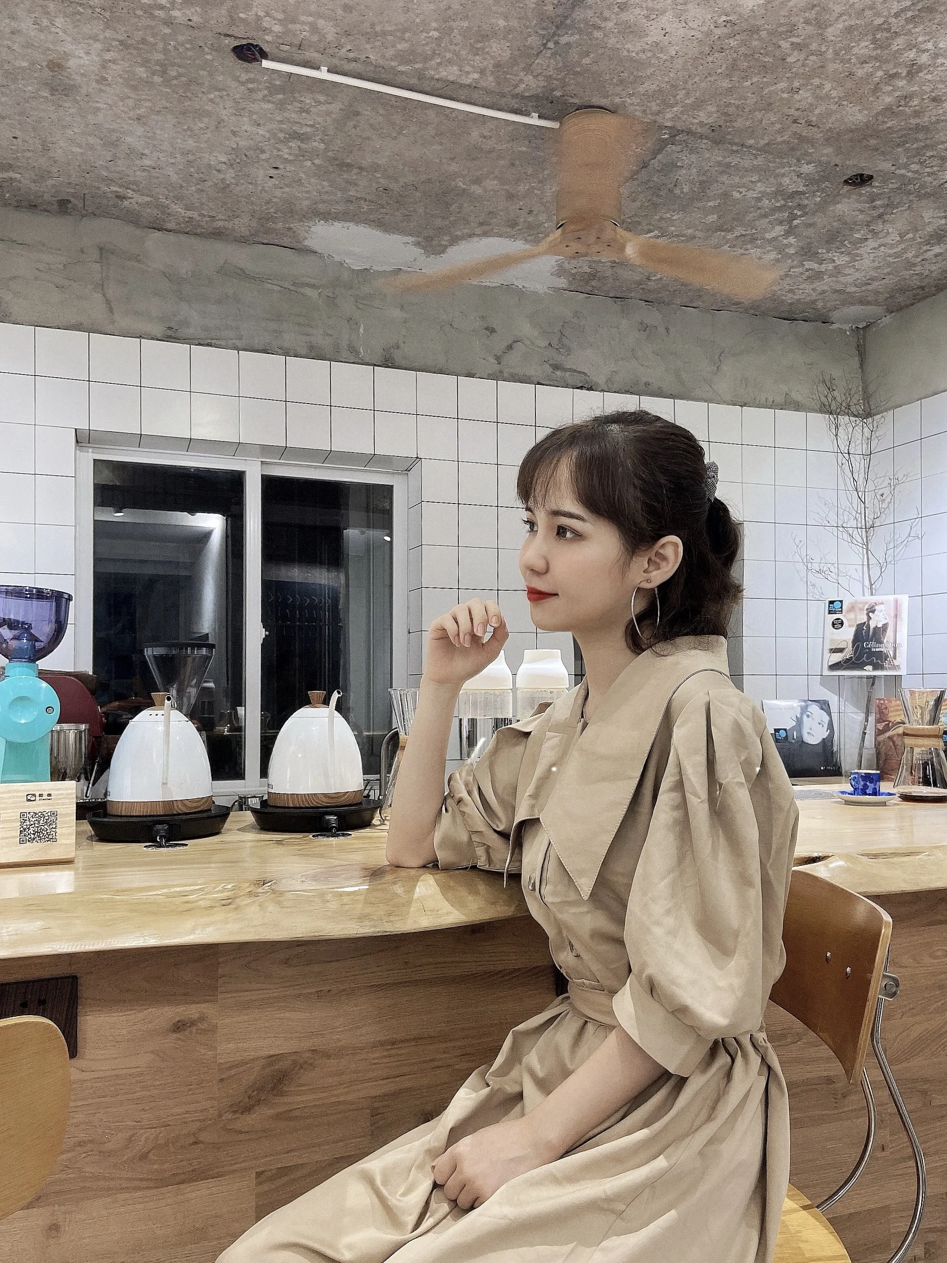 จั๊มสูทคอปกบานทรงวัยรุ่น แขนพอง แต่งเชือกรัดเอว กางเกงผ้าฝ้ายลำลองสำหรับฤดูร้อน เหมาะสำหรับสาวๆ