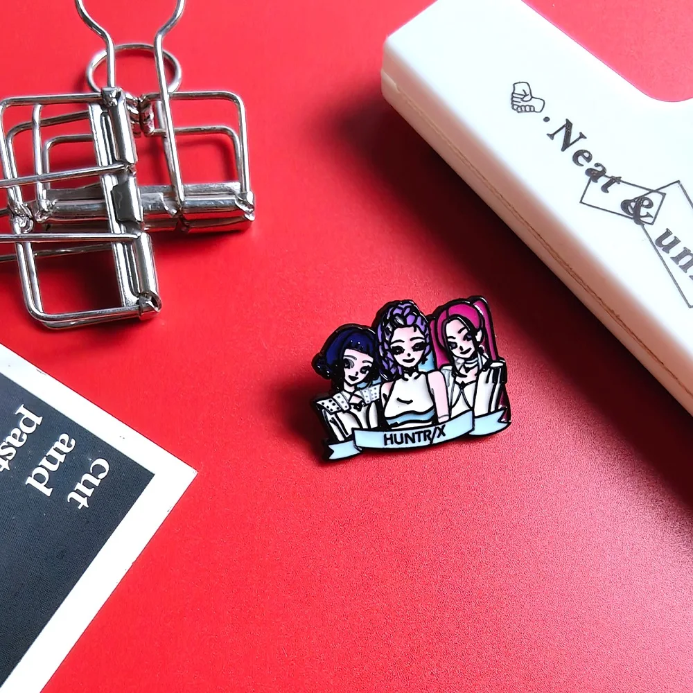 3 قطعة KPop شيطان الصيادين المينا بروش شارة HUNTR/X سبيكة ظهره ملحق رومي ميرا زوي تصميم مجوهرات هدية للأطفال