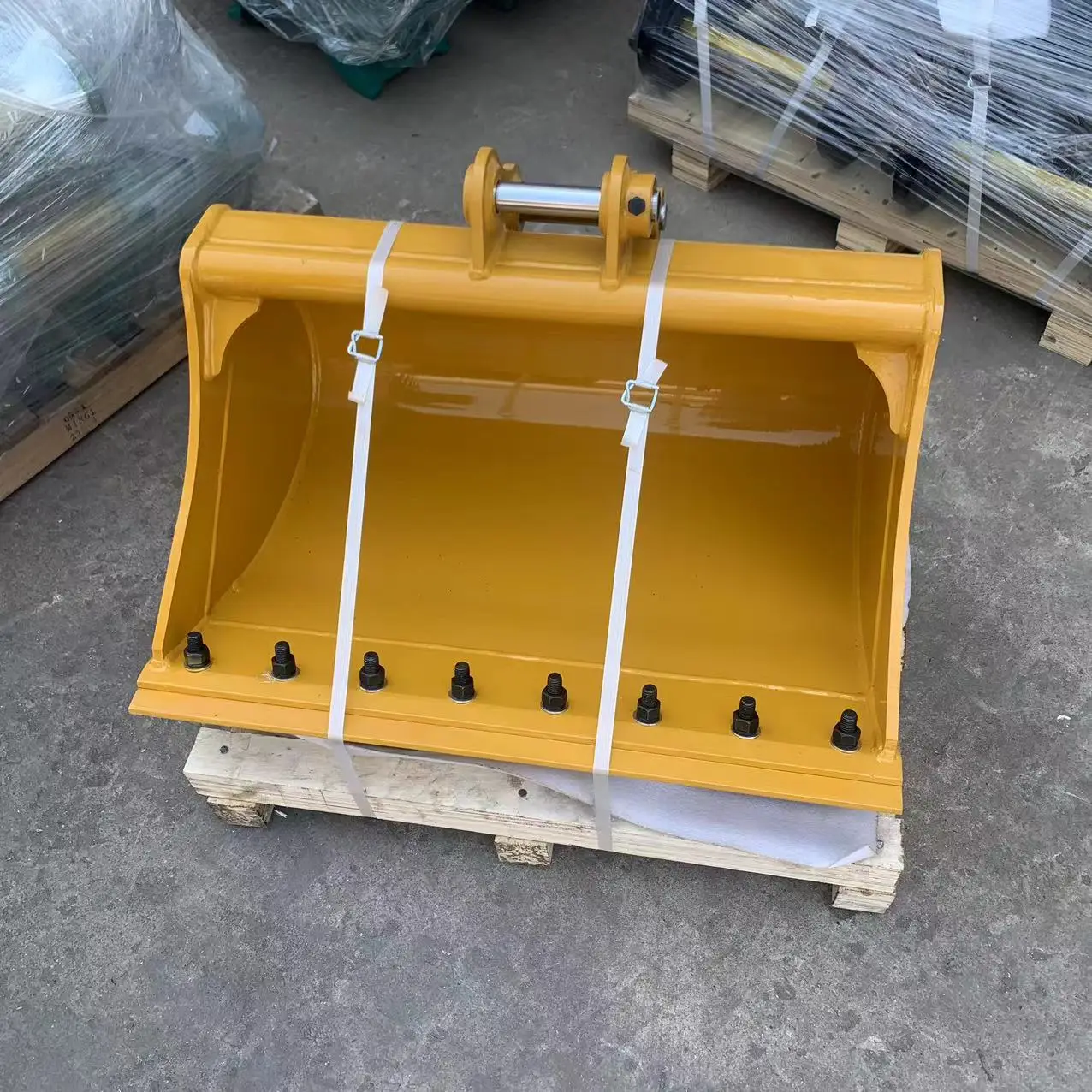 

Mini Excavator Attachments Grading Bucket Cleaning Clean up Bucket Excavator Mud Bucket
