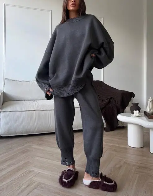 

Зимний женский повседневный свитер со сломанными дырками, вязаные брюки до щиколотки и свитер с круглым вырезом, потертые акценты для шика