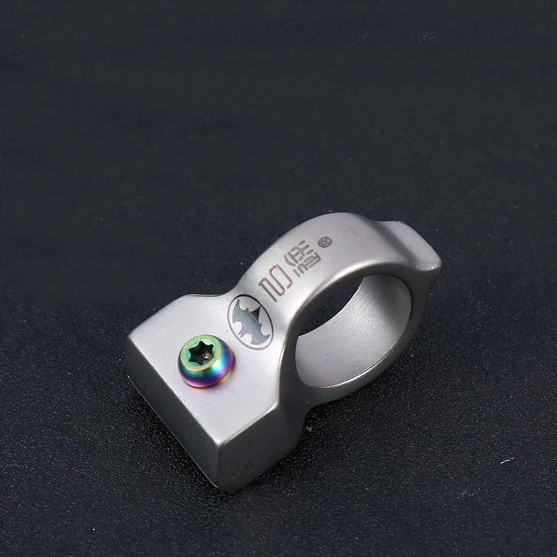 Picture 4: Outdoor EDC Frameless Ring Slingshot Flat Leather Quick Press Clip Rubber Band 304 Stainless Steel