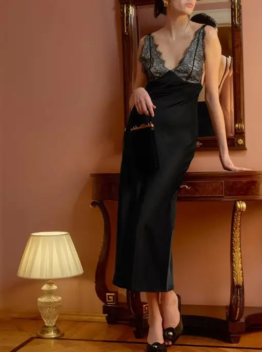 

2026 Summer New Sexy V-Neck Lace Splicing Tintin Party Evening Dress for Women with A High Grade and Tailored Style Long Skirt