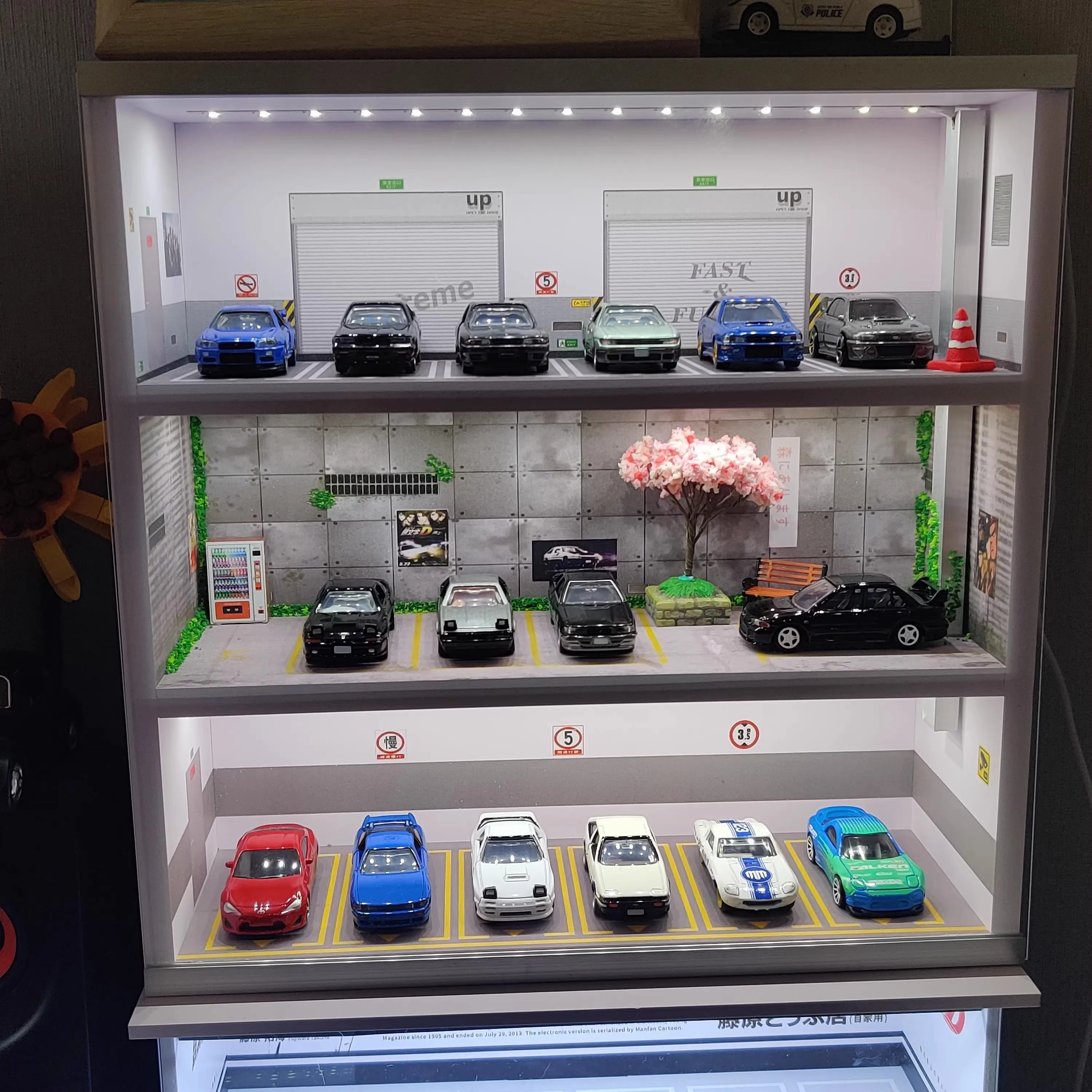 1:64 Parking Lot Model Display Cabinet Toy Car Storage Rack Shelf Box Simulation Garage Show Zone Scene