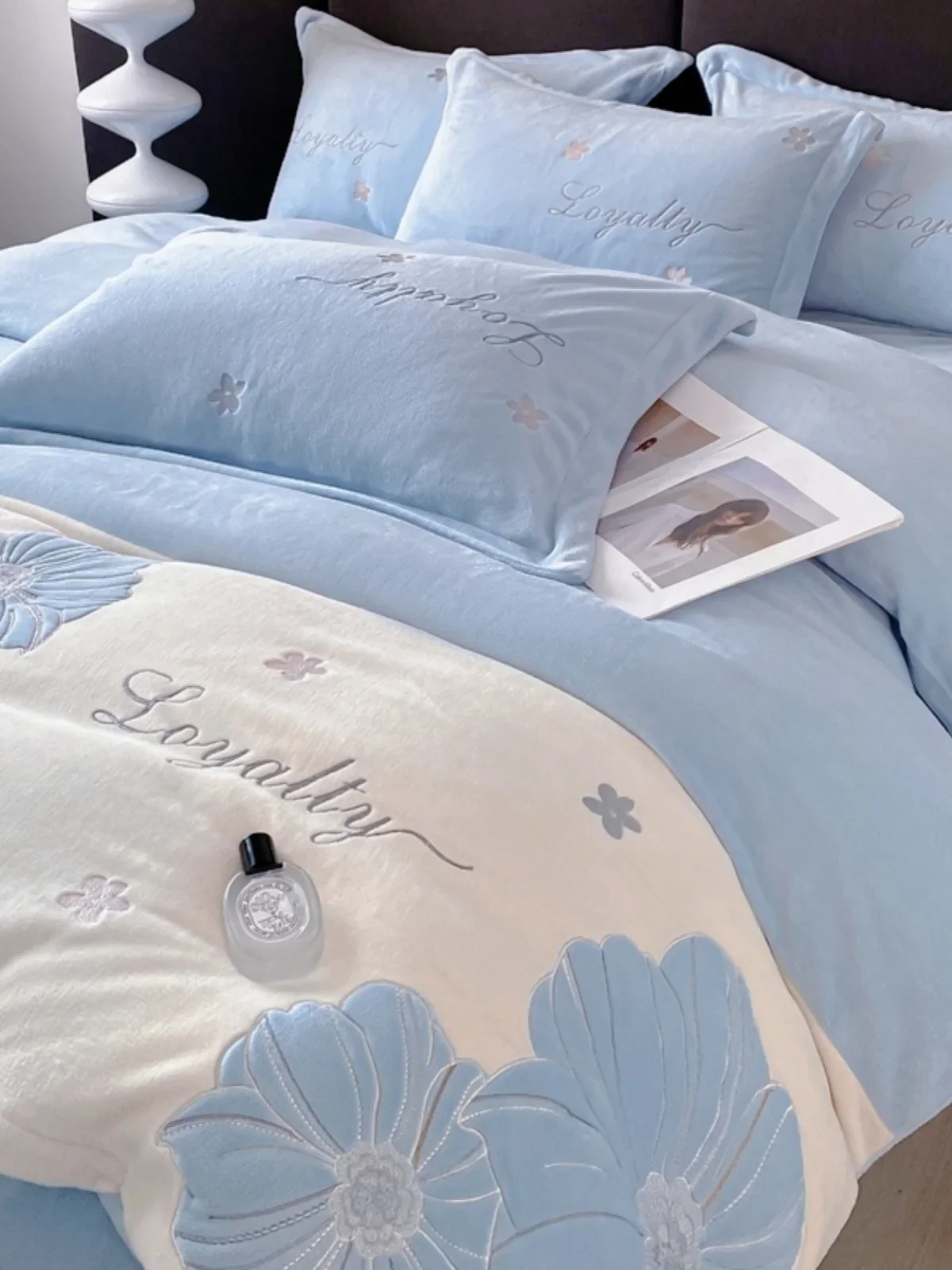 Autumn and Winter Thickened Warm Simple Embroidery Double-sided Milk Velvet  Flannel Coral Velvet  Bedding Set Sheets Pillowcase