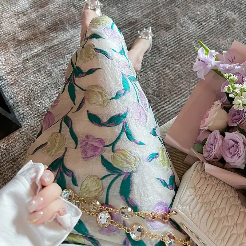 

Embroidered Elegant Floral High-waisted Hip-hugging Skirt Long Half-body Skirt for Summer