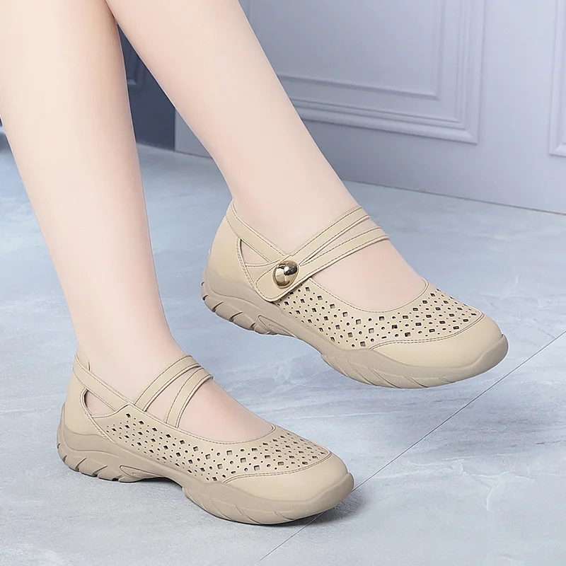 

Women's Breathable Hollow Soft Leather Mary Janes Flats Fashion Spring Summer 2026 Platform Shoes for Daily Wear