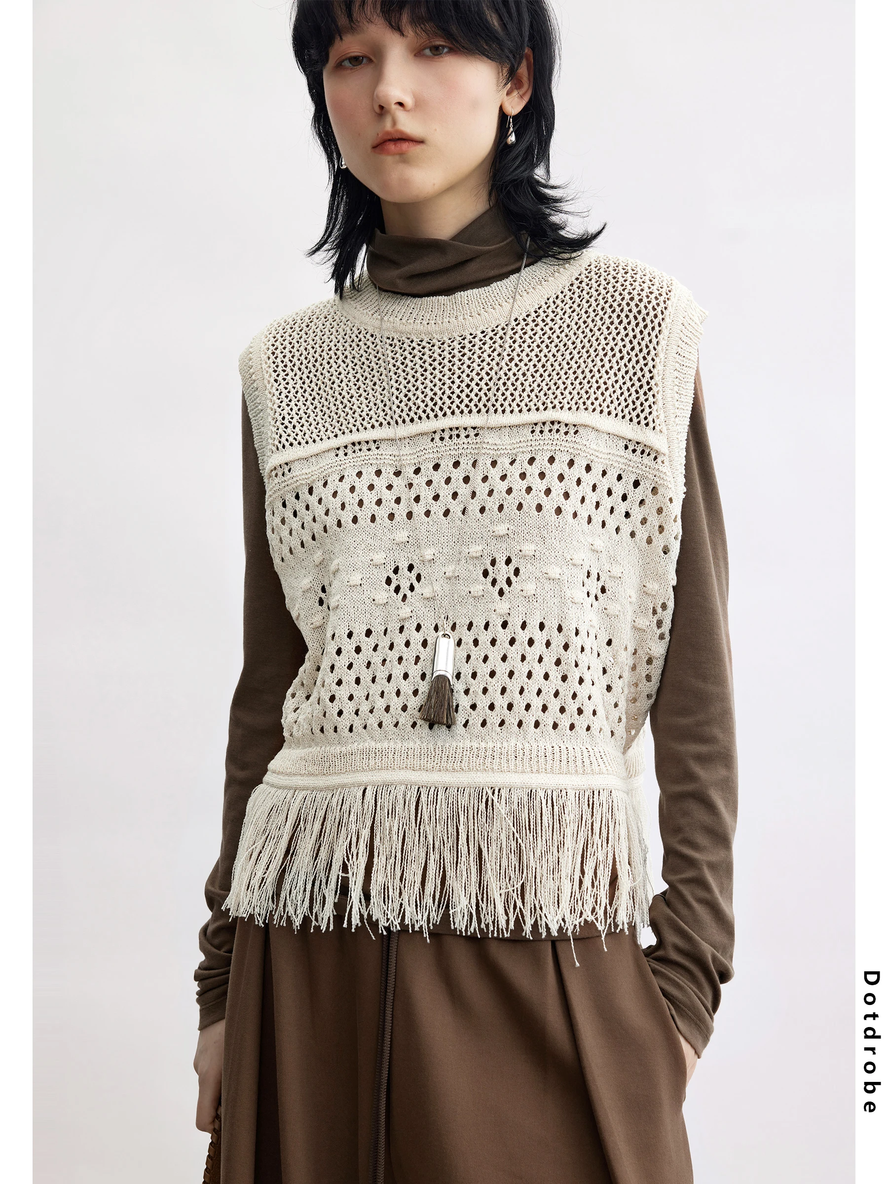 

DotDrobe Casual Sle Knitted Vest Women's Loose round Ne Tassel Trim Svel Light Yellow Autumn Faion Ladies Top