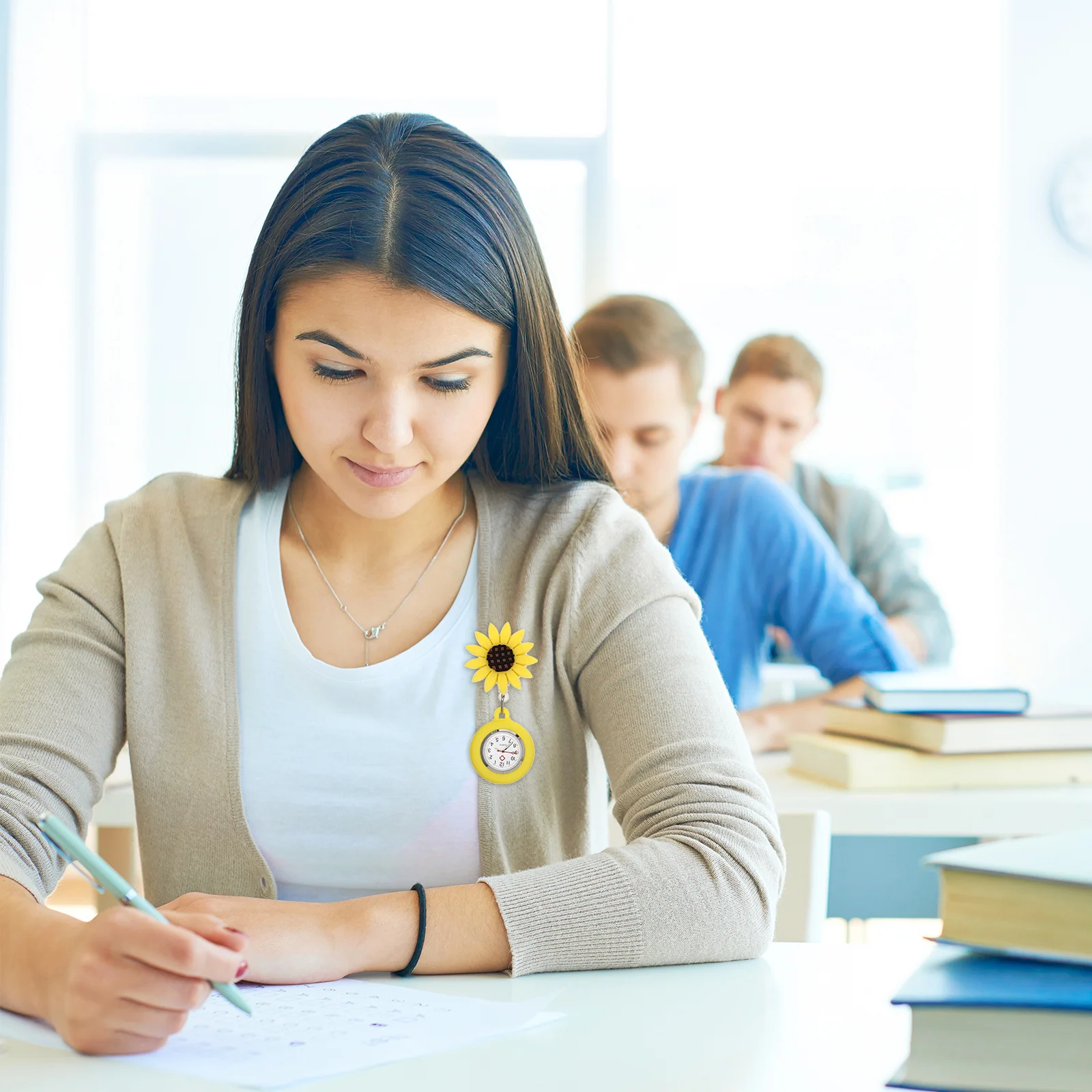 

1Pcs Nurse Watch Sunflower Design Hanging Buckle Durable Pocket Watch Large Dial Easy Time Reading Practical Medical Nurse Gift