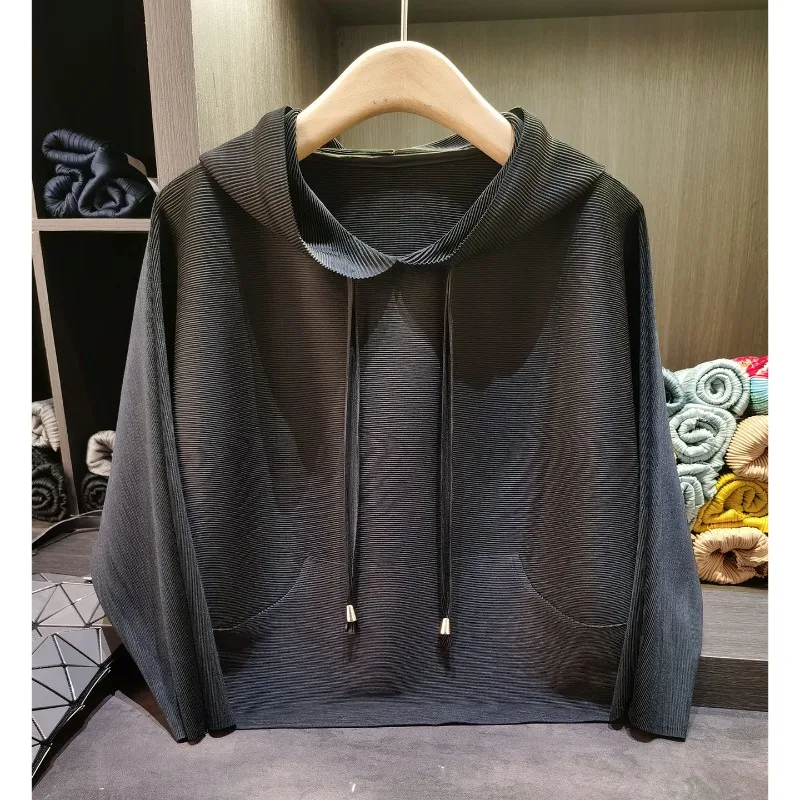 

Miyake Pleated Hoodie Stand Collar Pleats Print Short Sleeve T-Shirt Women 2026 Summer New High-end Slim Versatile Commuter Top