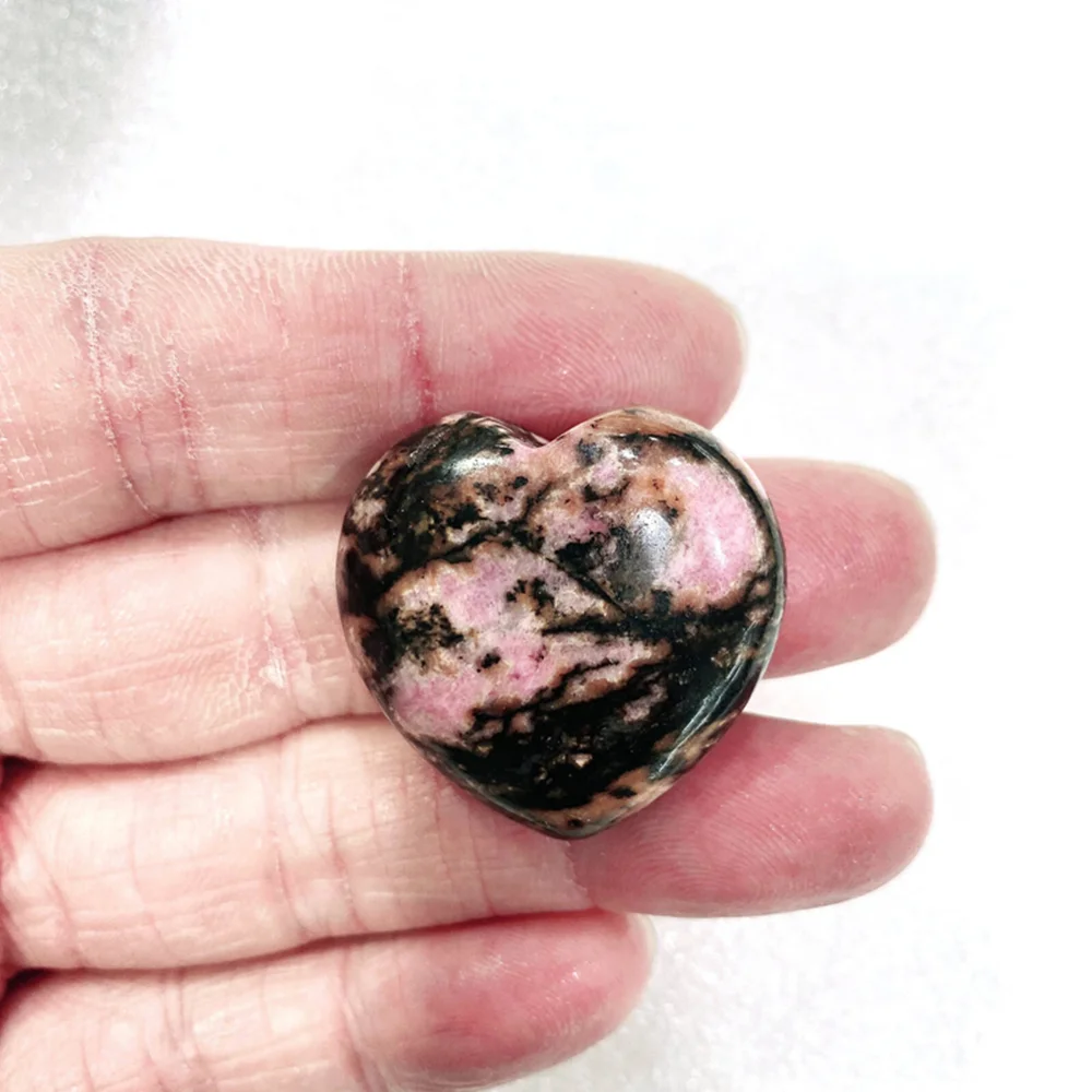 of natural Rodin stone heart-shaped spiritual gemstone crystal quartz restoration decoration