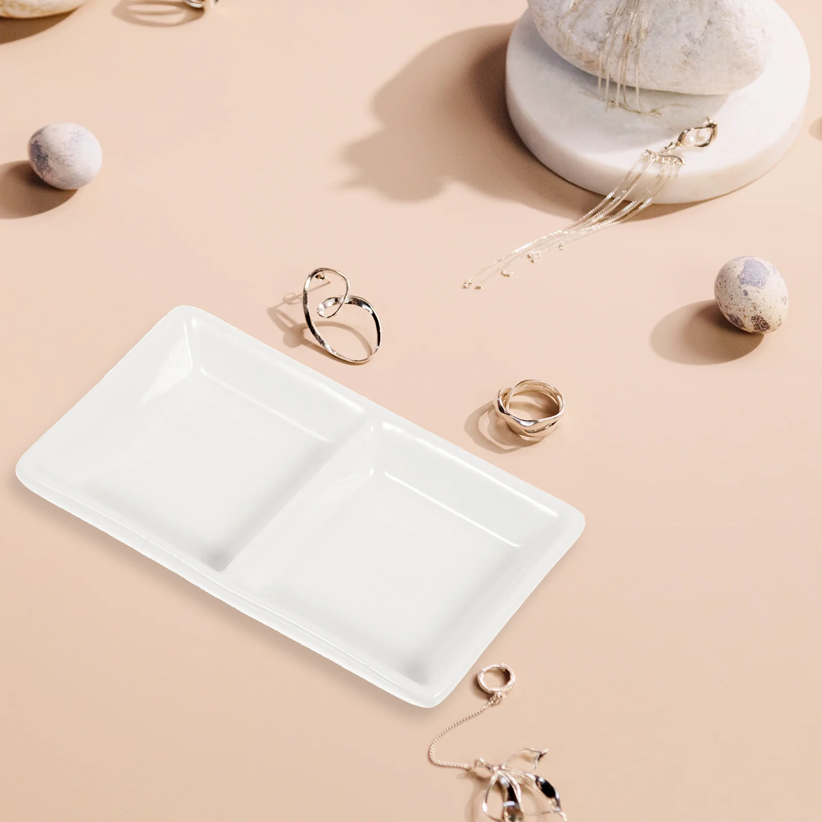 طبق مجوهرات من السيراميك الأبيض مكون من مقصورتين، حامل حلقي، منظم ديكور لخواتم وأقراط وسوار الزفاف