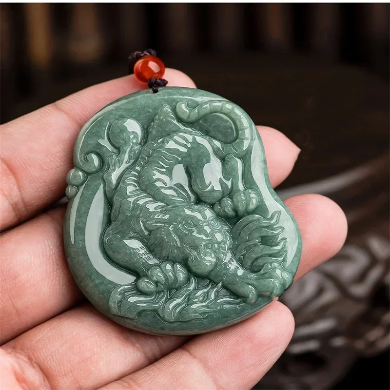 

Natural Jade A Hand-carved Bean Green Zodiac Tiger Emerald Fashion Accessories Men and Women Couples Send Certificate Gift