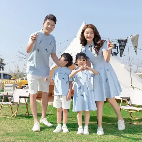 가족 사진 아들 및 아버지 여름 복장, 엄마와 아기 소녀 매칭 원피스, 아빠와 딸 의류