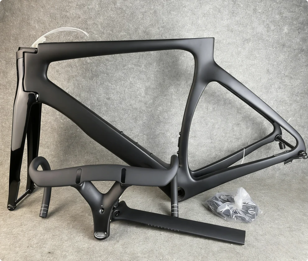 Matte Black T1100 UD Carbon Road Frames Model 5 all internal wiring Bicycle Frameset with R7020 Groupset