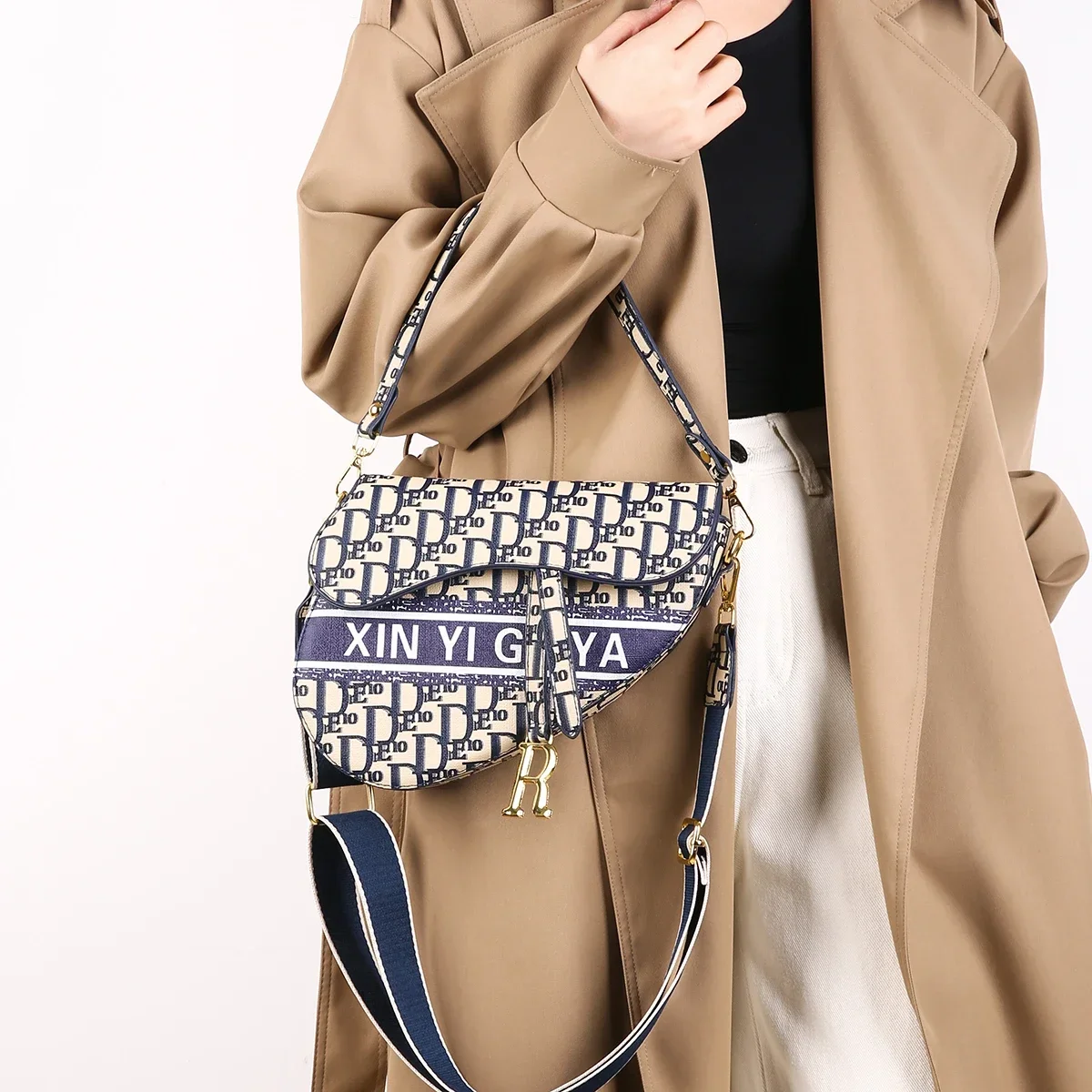 

Elegant Designer Crossbody Bag For Women Parisian Chic Clutch Vintage Leather Casual Stylish Messenger Purse