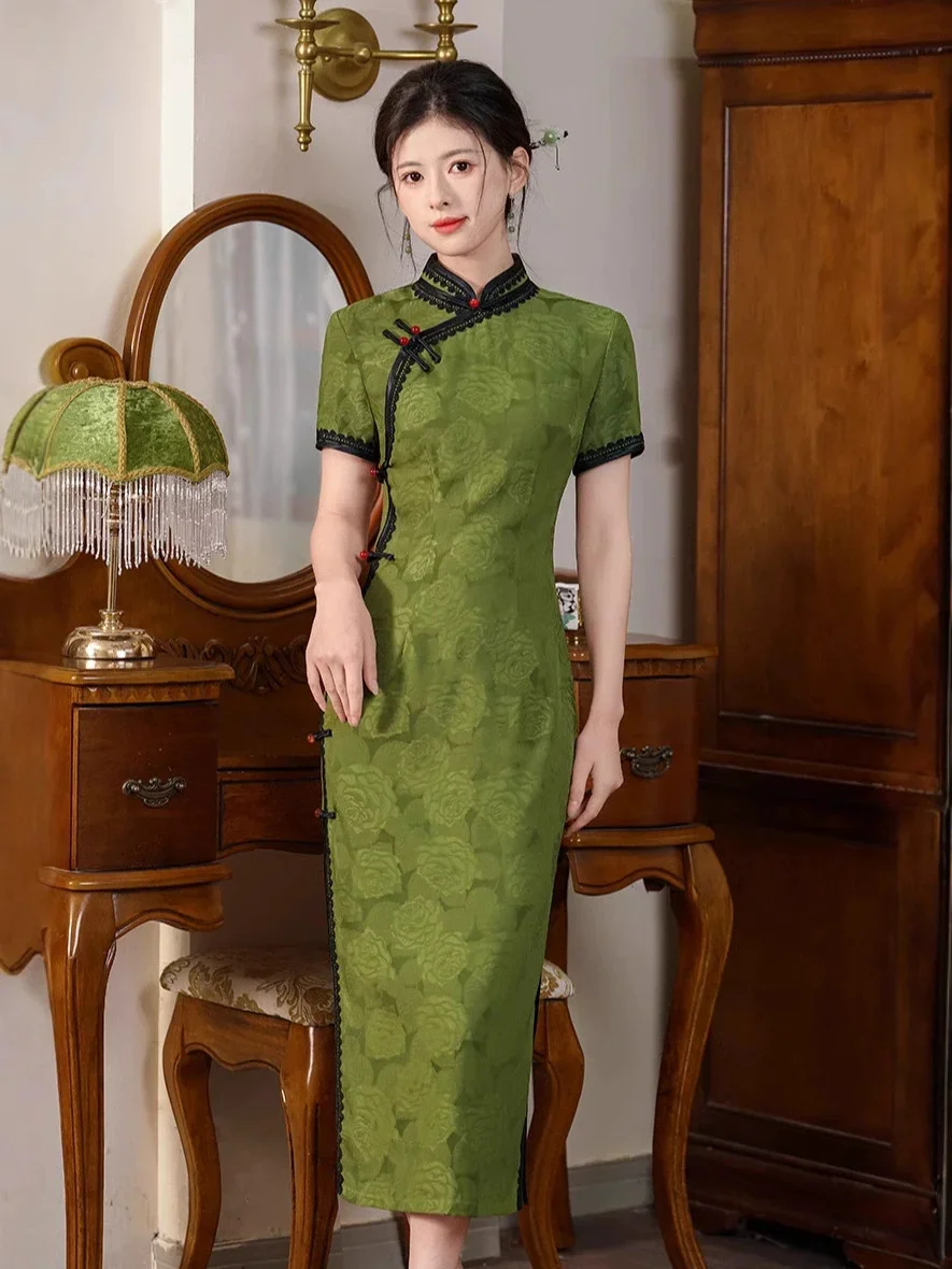 

Весеннее новое улучшенное зеленое платье Cheongsam, летнее женское платье 2025 года, новое китайское молодежное ретро Qipao