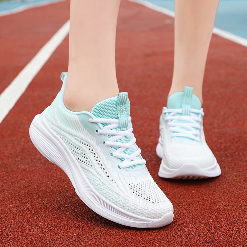 

New Lightweight Casual Outdoor Sports Shoe with Lace-up for Both Men and Women Combination of Colors and Gradients