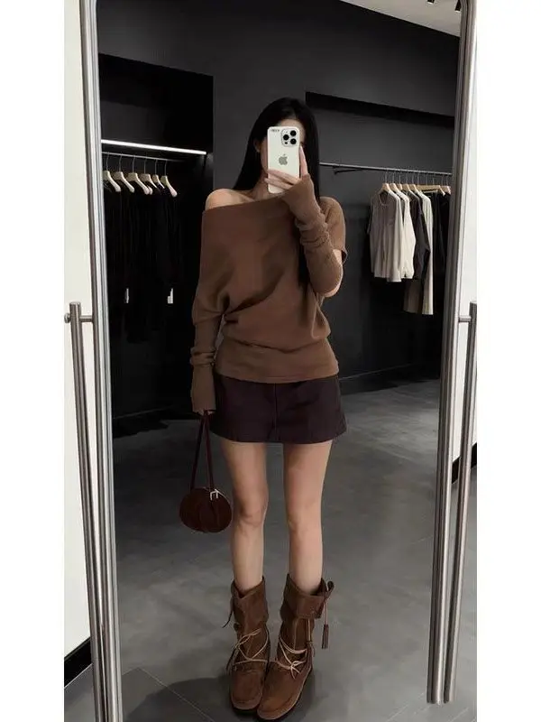 

Женский вязаный свитер с диагональным вырезом на плече, свободного кроя, с длинными рукавами, в стиле Lazy Fashion, новинка 2025 года, удобный и комфортный.