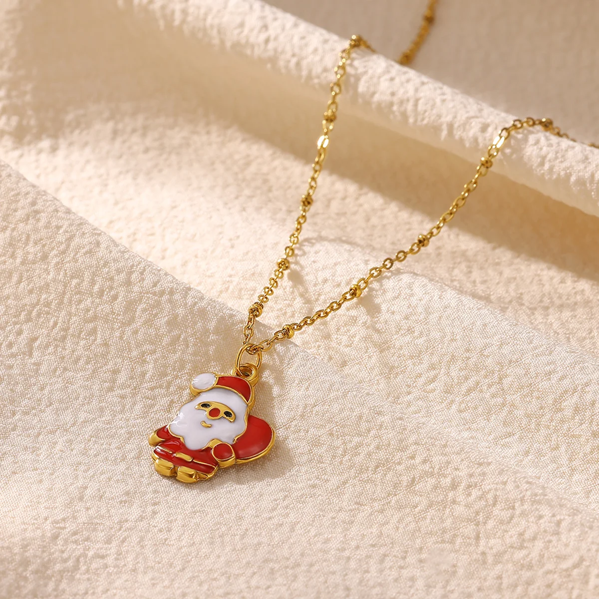 Bunte Emaille-Weihnachtsbaum-Santa-Anhänger-Halskette für Damen, goldfarbene Edelstahlkette, Winter-Feiertags-Party-Schmuck – Detail 5