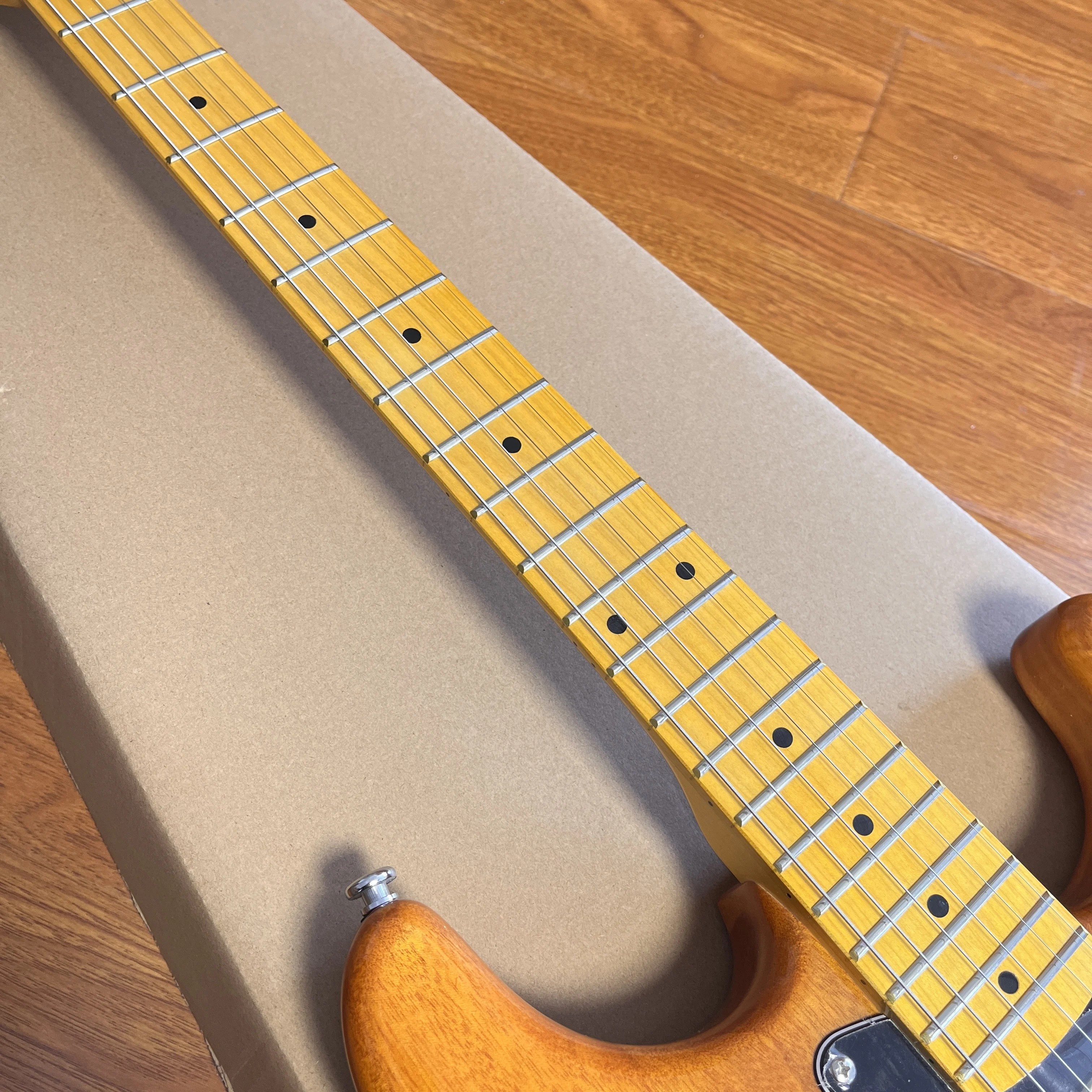 جيتار كهربائي شفاف من خشب الماهوجني الأصفر برقبة خشب القيقب وموسيقى الروك مناسبة للعروض المباشرة والتسجيل #3