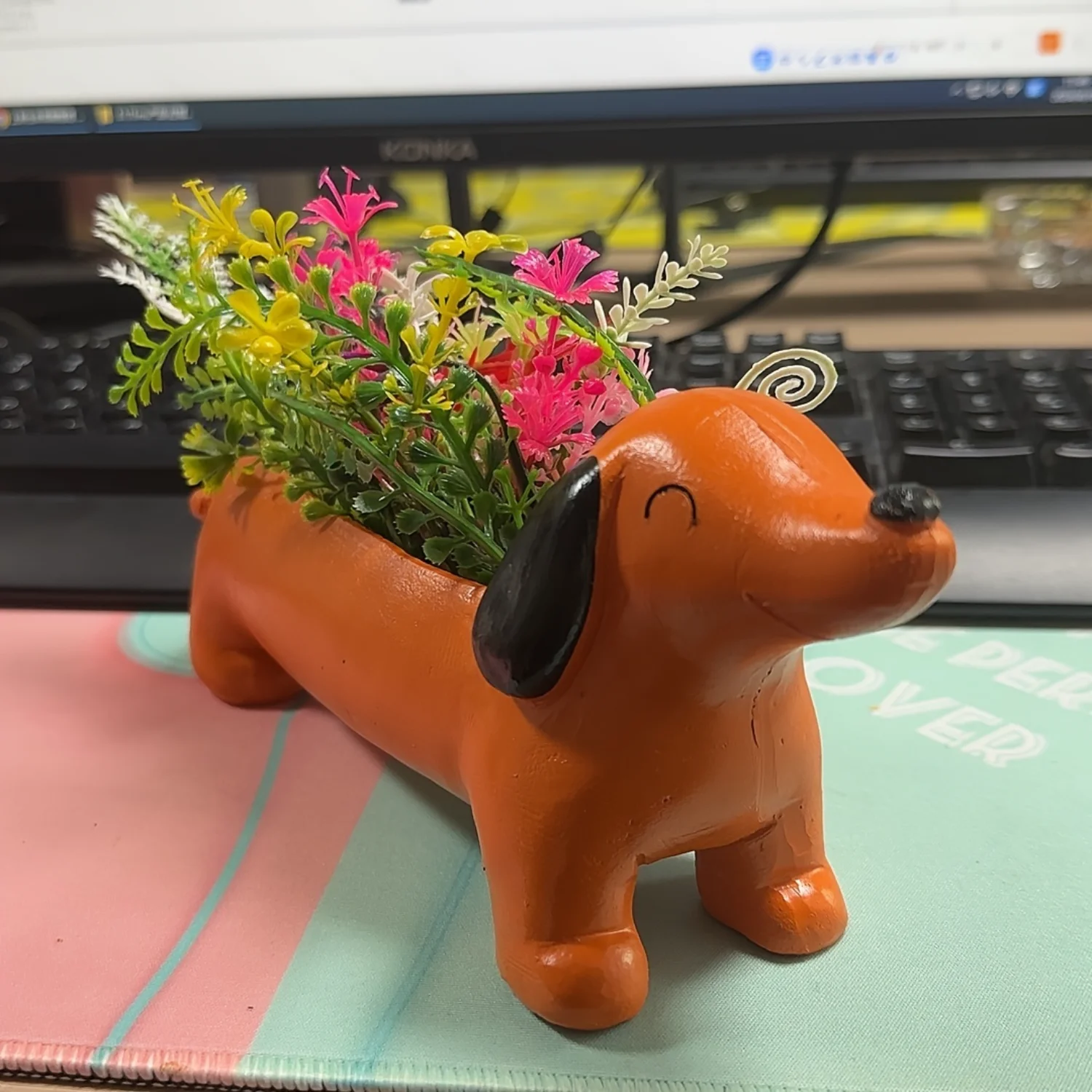 Resin Dachshund Flower Pot - Irregular Succulent Planter - Eye-Catching Garden Decor