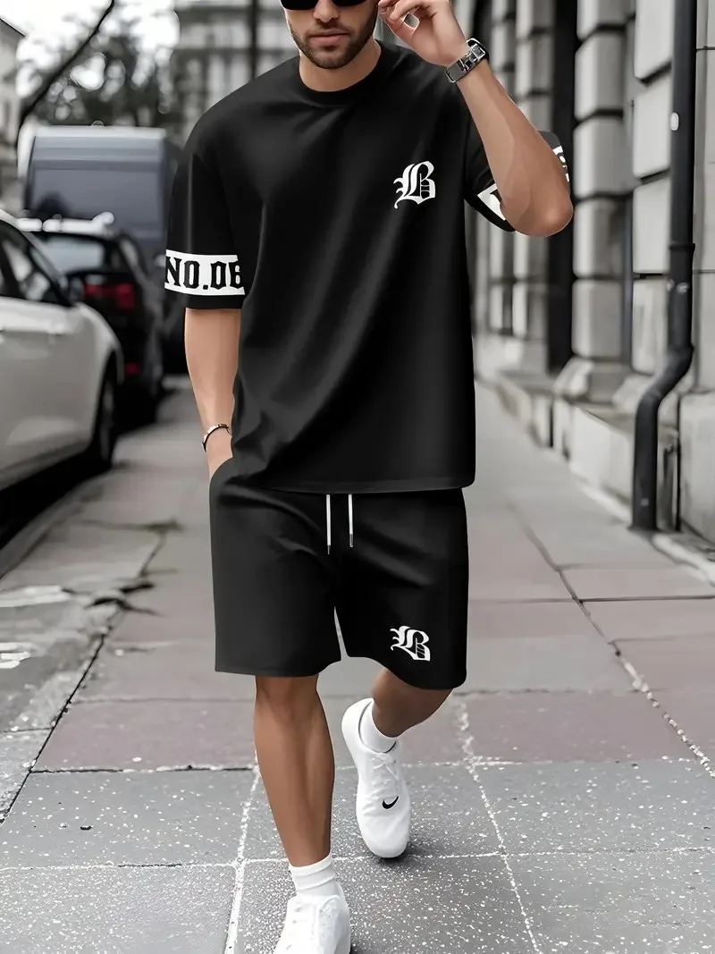

Новый летний мужской комплект 2025 года с уличным хип-хоп повседневным модным удобным и мягким 3D-принтом с буквенным принтом.