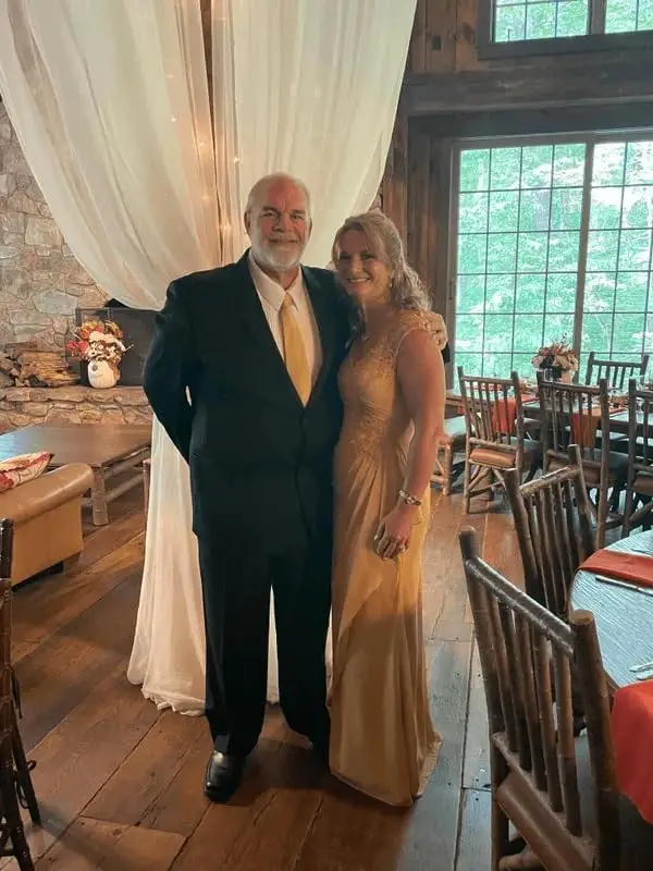 Calcomanía de encaje de gasa Vestido elegante para invitados de boda Vestido plisado con cuello sin espalda Vestido de noche Vestido de fiesta sexy Vestido de novia Vestidos de dama de honor