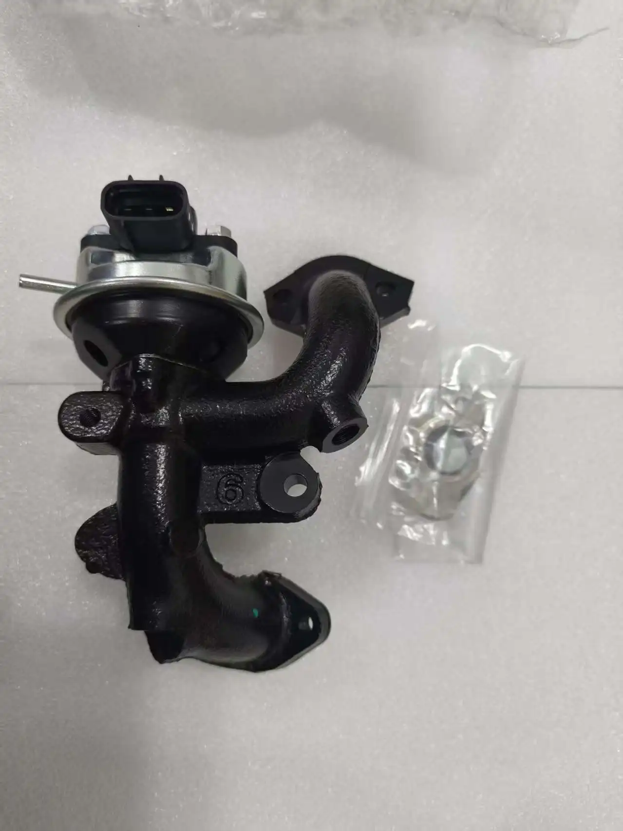 EGR Valve Exhaust EGV693 Gas Recirculation ASSY Fits Toyota Camry Avalon 3.0L V6 4-Door
