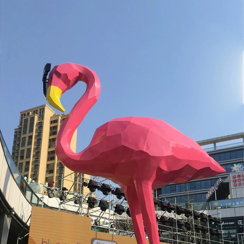 ※a Fun Geometric Flamingo Bird Sculpture Fiberglass with Sunglasses & Shoes for Plaza Mall Exhibition