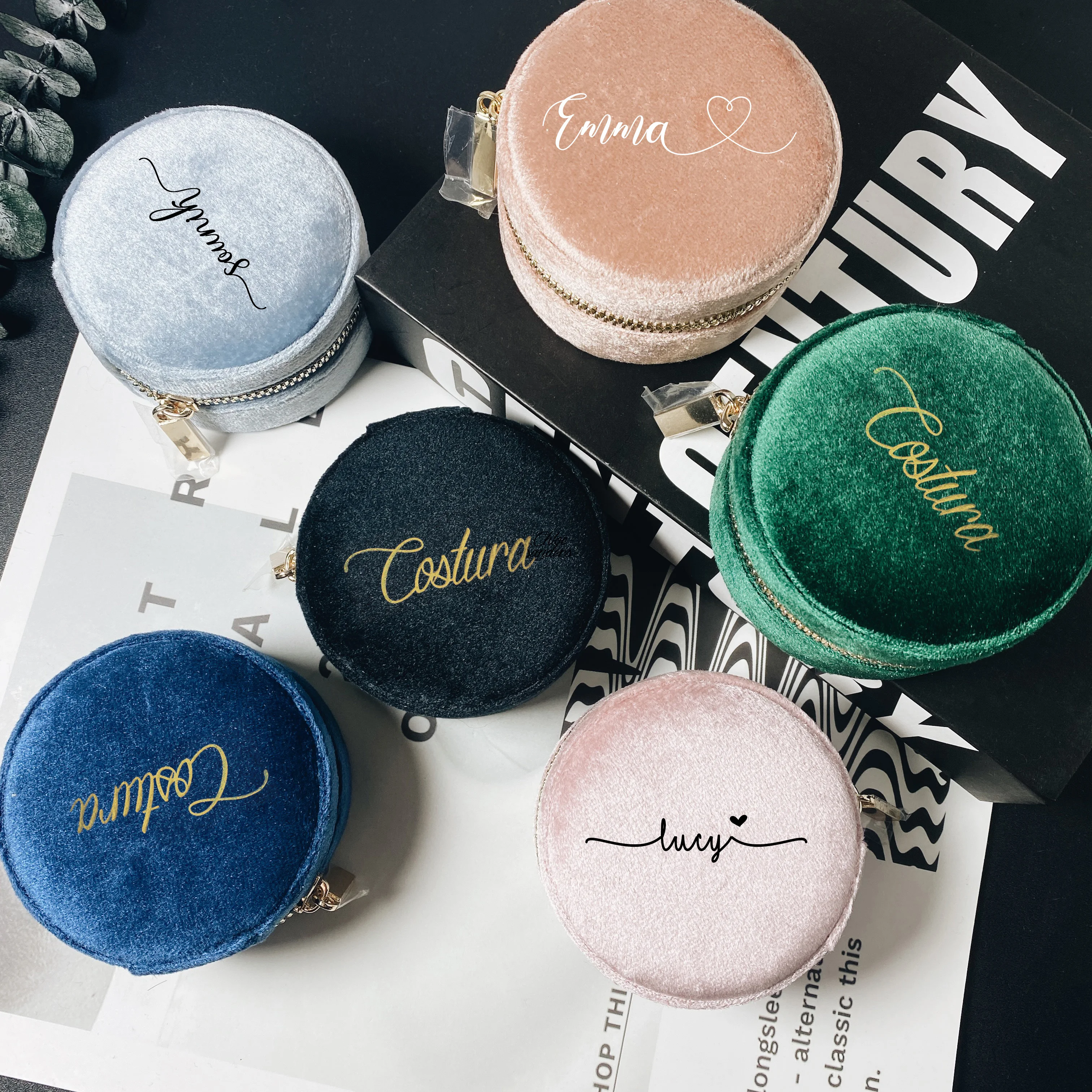 Personalized Round Velvet Travel Jewelry Boxs Traveling Portable Earrings Necklace Ring Jewelry Storage 100% Italian Velvet