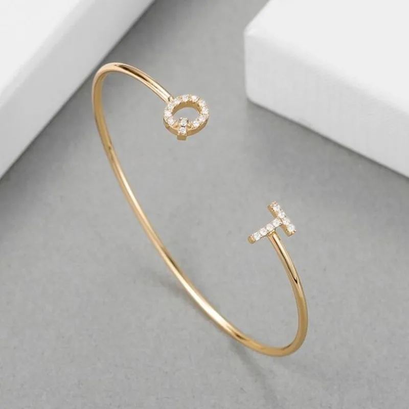 Pulsera personalizada de acero inoxidable para mujer, brazalete de Zirconia con inicial de pavé, joyería