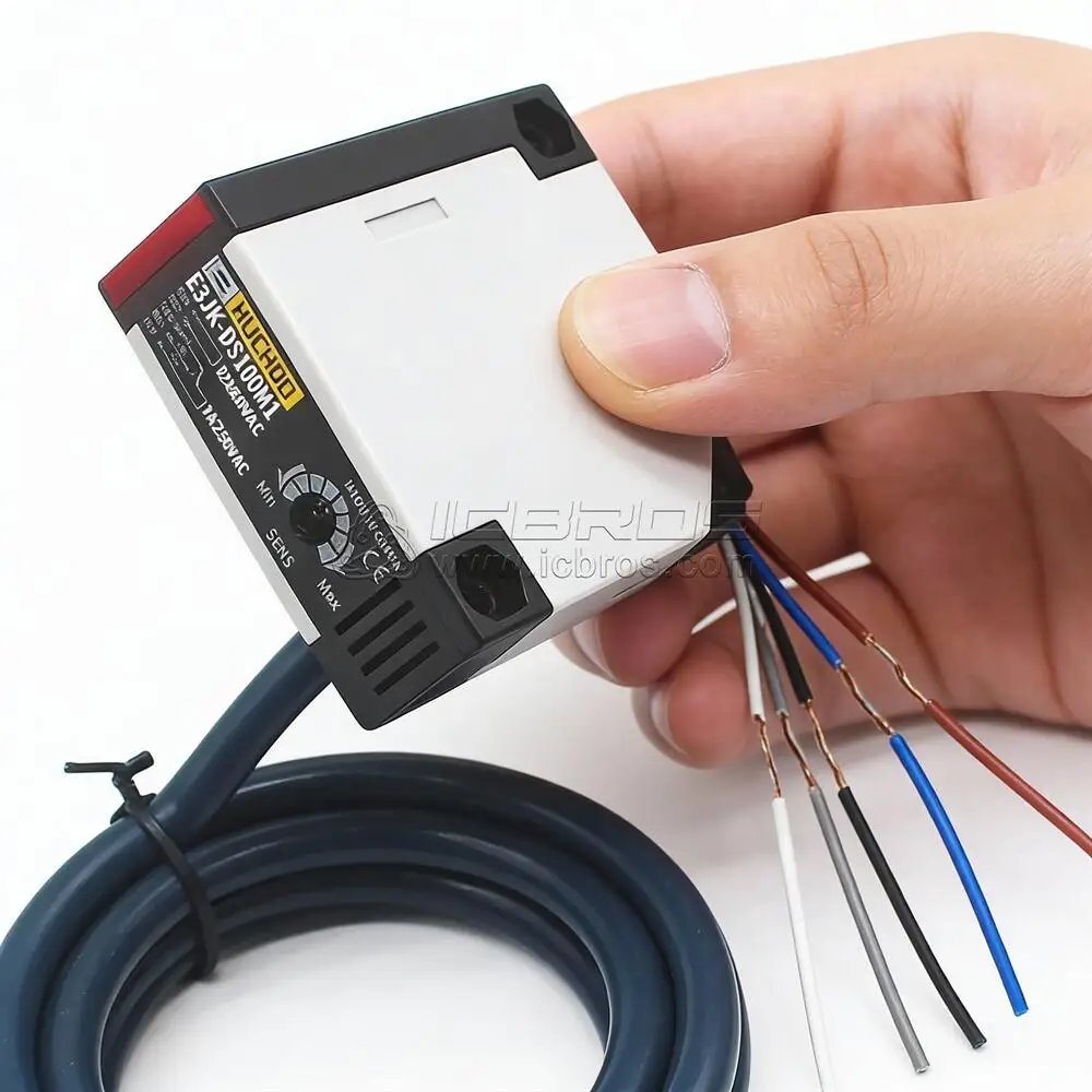 E3JK-DS100M1 E3JK-DS200M1 Infrared Diffuse Reflection Sensor Photoelectric Switch E3JK-DS100M1 AC/DC Voltage Universal