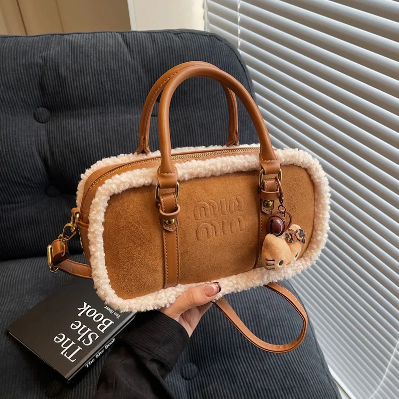 

Handheld retro frosted bowling bag 2025 winter new fashion casual shoulder bag Korean version daily feel women's bag