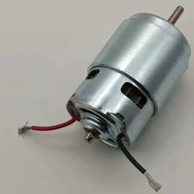 Lawn mower motor with ball bearing on the front, built-in heat dissipation fan blade