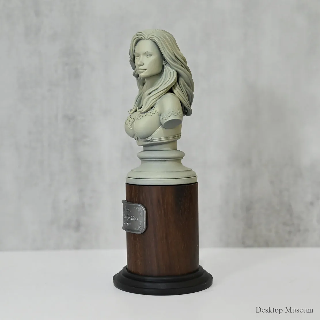 Beautiful Goddess Bust 175mm Hand-Painted Resin Statue Feminine Desk Decor