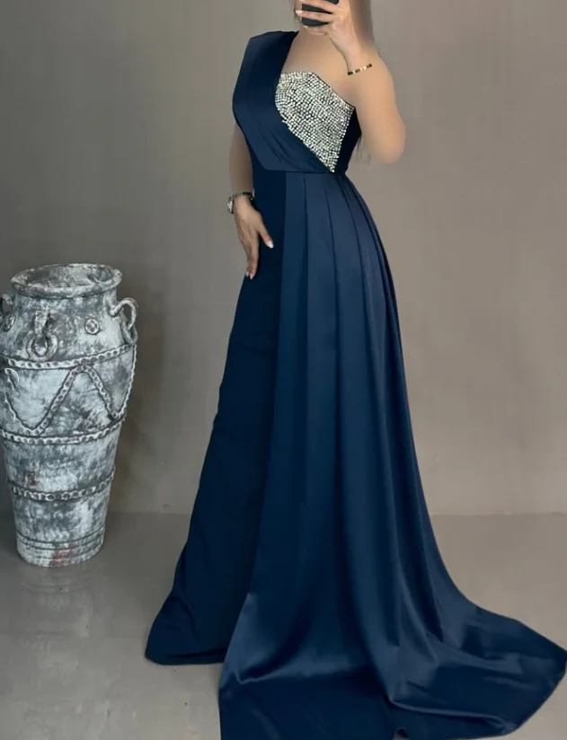 ที่กําหนดเองคุณภาพสูง Strapless ลูกปัดหนึ่งไหล่ความยาวชั้น Court รถไฟแขนกุดสูง Vestido Formatura