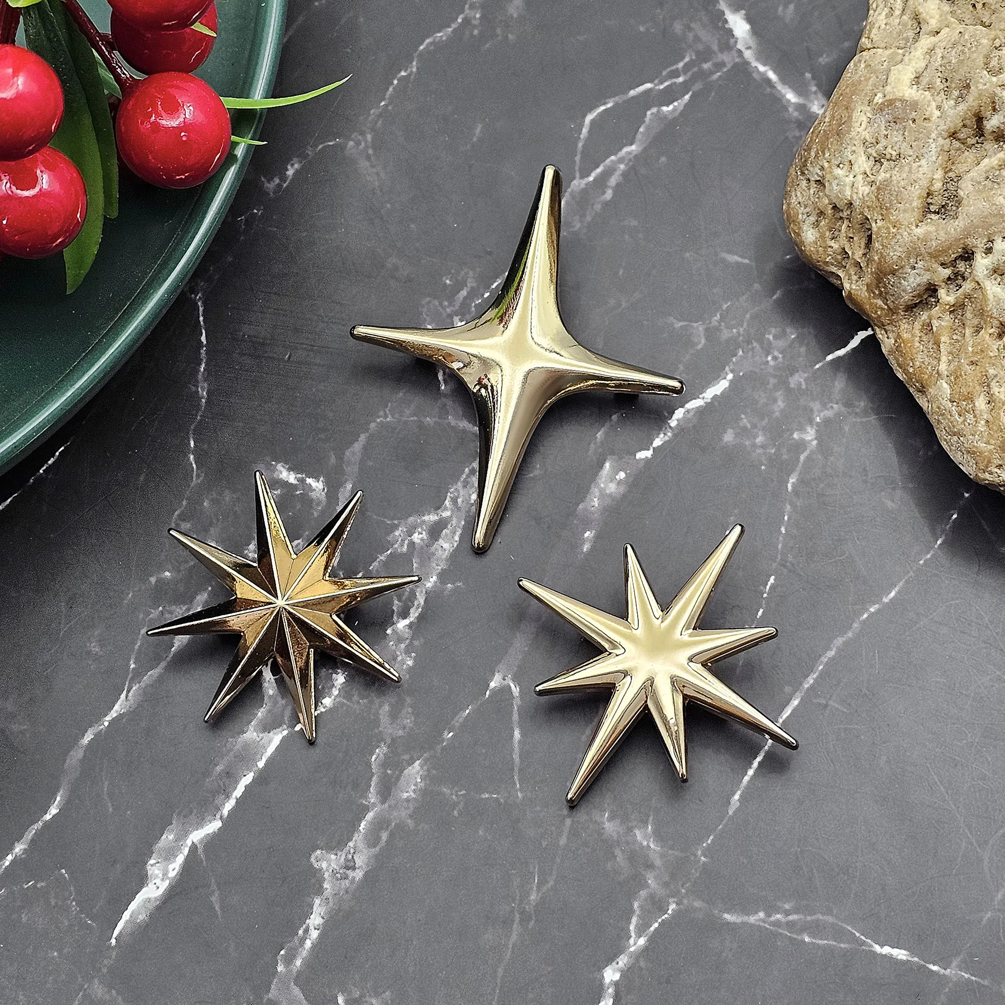 

Classic Glossy Eight Pointed Star Brooches for Women Unisex Cross Star Pins Office Party Friend New Gifts Jewelry Accessories