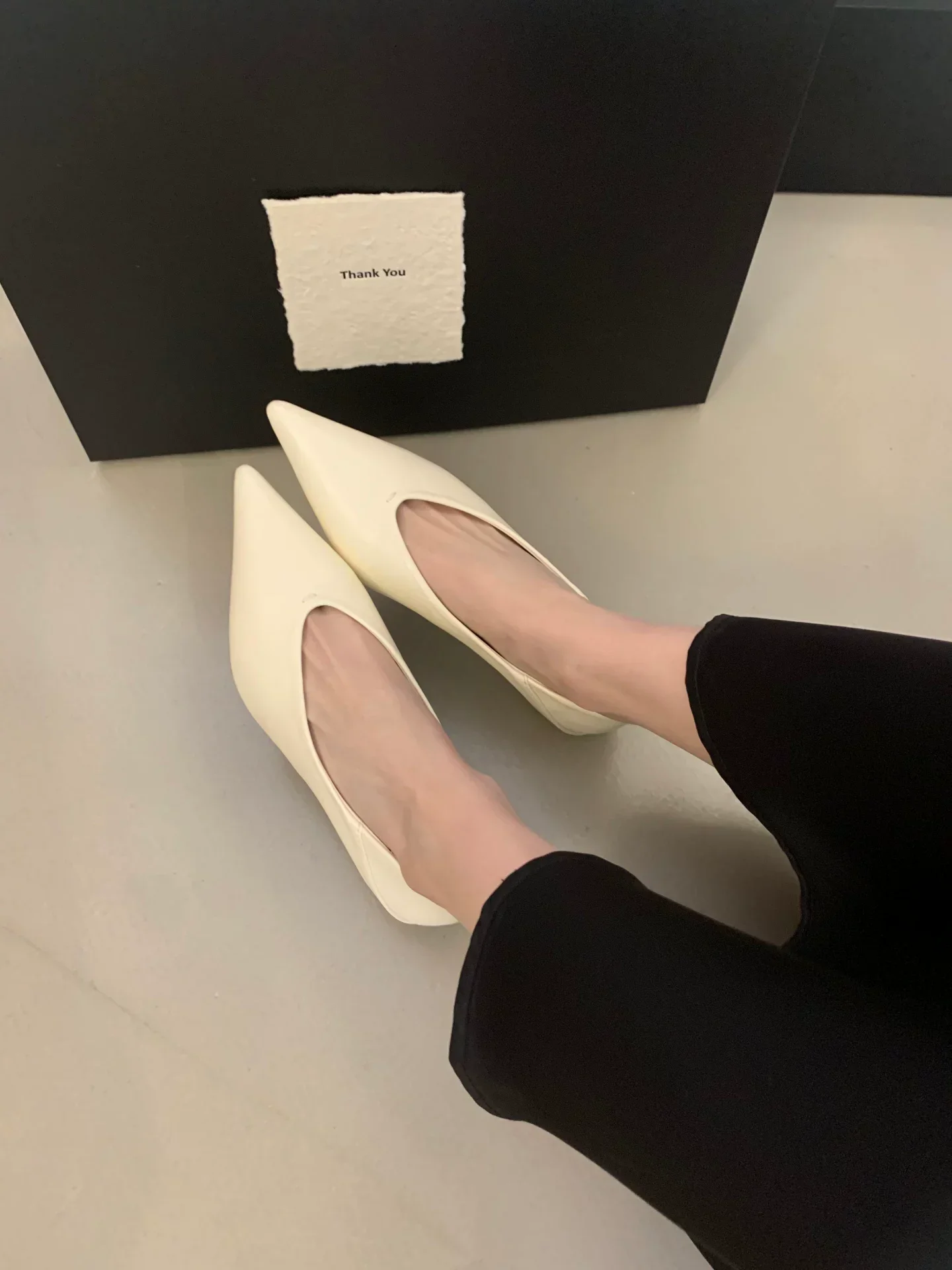 2026 Neue Marken-Damenpumps Elegante Dünne High Heels Modische Spitze Flache Slip-On Schuhe – Detail 11