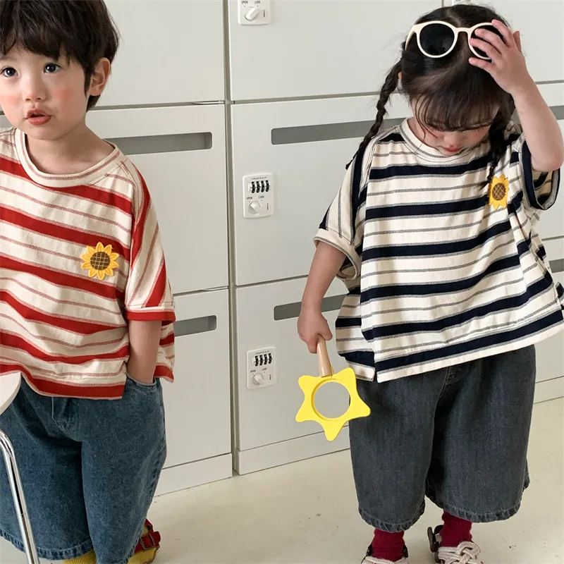 

2025 New Kids Striped Short Sleeve T-Shirt Toddler Boy Girl Cotton Loose Fit Round Neck Embroidery Cute Korean Style Baby Tee