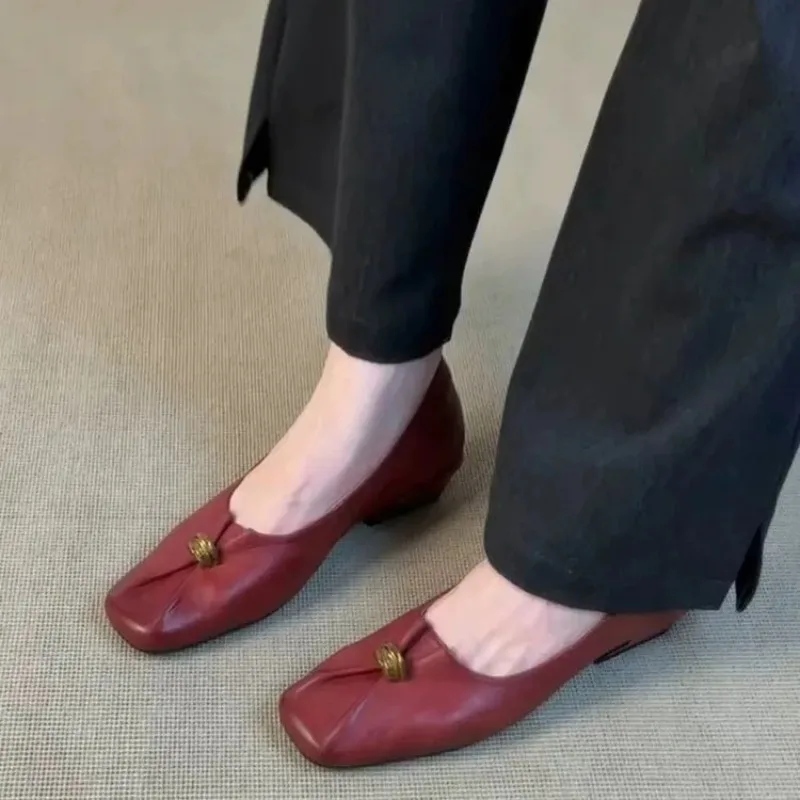Women's 2026 New Retro Style Slip-on Temperament Pleated Square Toe Block Heel Small Leather Shoes