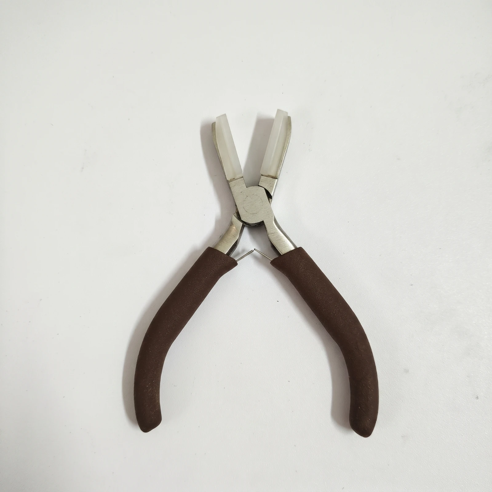 Jewelry Pliers Smooth-Jaw Pliers with Cushioned Grips Tool Spring-Loaded Wire Wrapping for Jewelers, Beading, Crafting