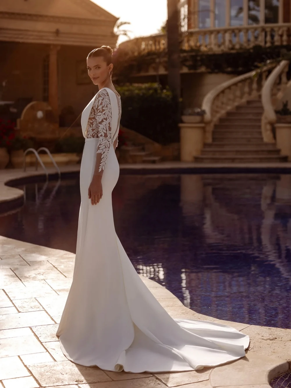 رشيقة مطرز الرباط يزين فستان الزفاف حالمة الساتان حورية البحر ثوب الزفاف مخصص Oneck فساتين قصيرة الأكمام للعروس