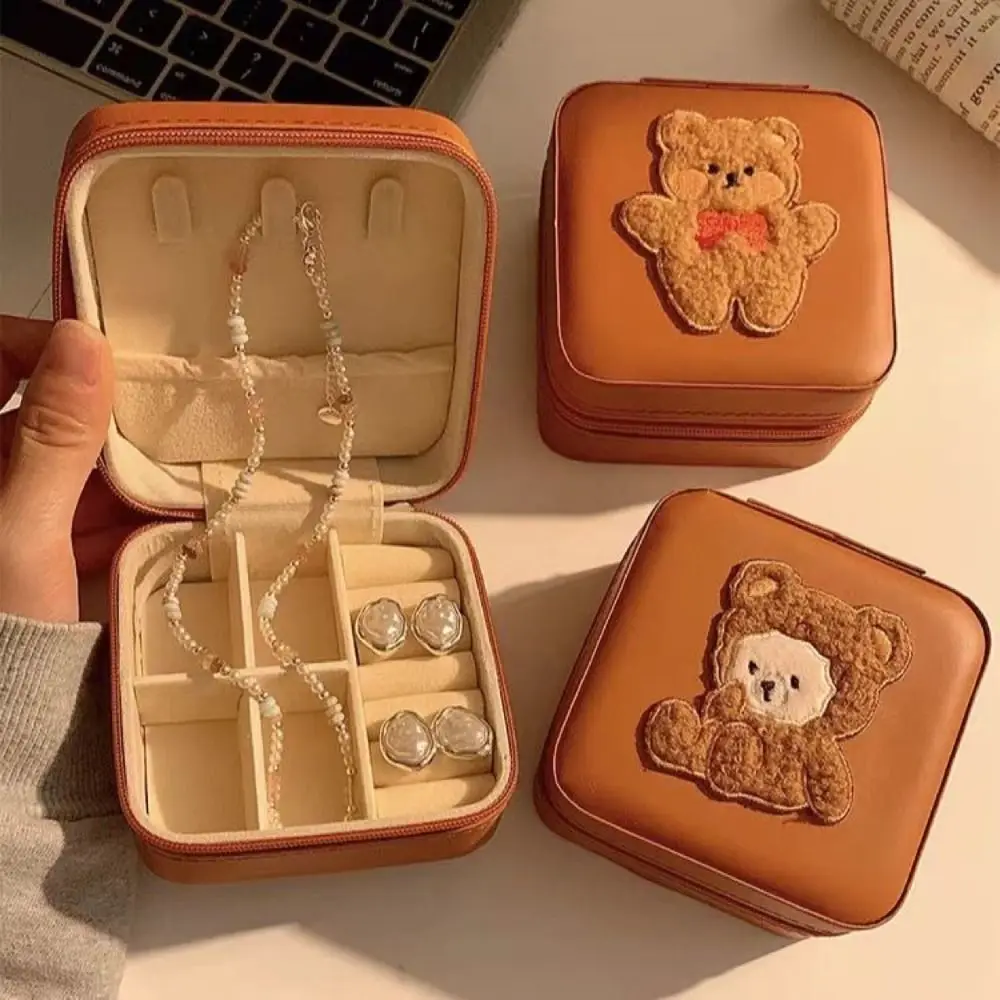 

PU Leather Bear Jewelry Box Velvet Lining Waterproof Material Jewelry Organizer Portable Design Cute Bear Shape Display Case