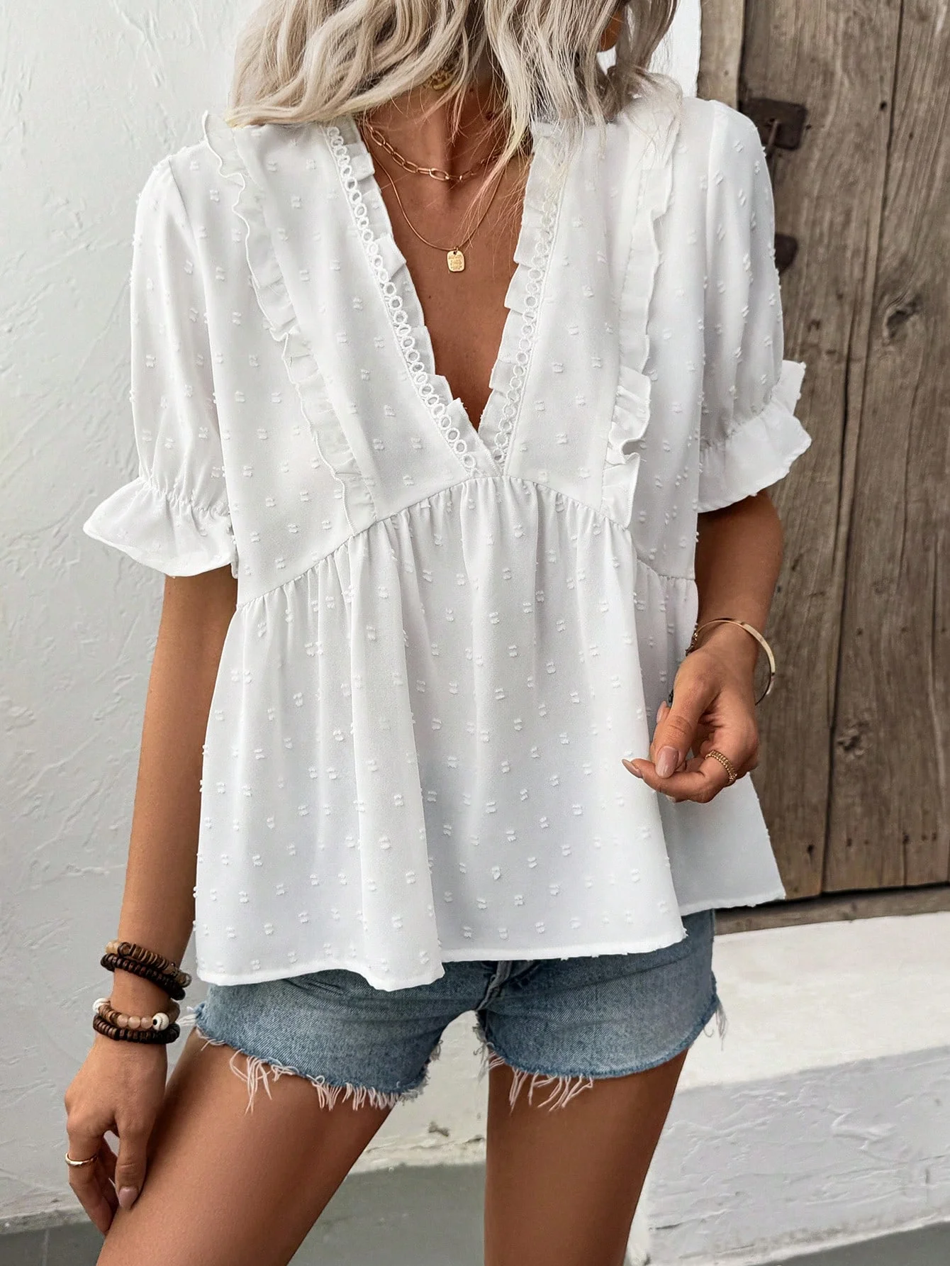 

Pop Summer Vacation Style European And American Flower Cutting Woolen Ball Shirt Short Sleeved Lace