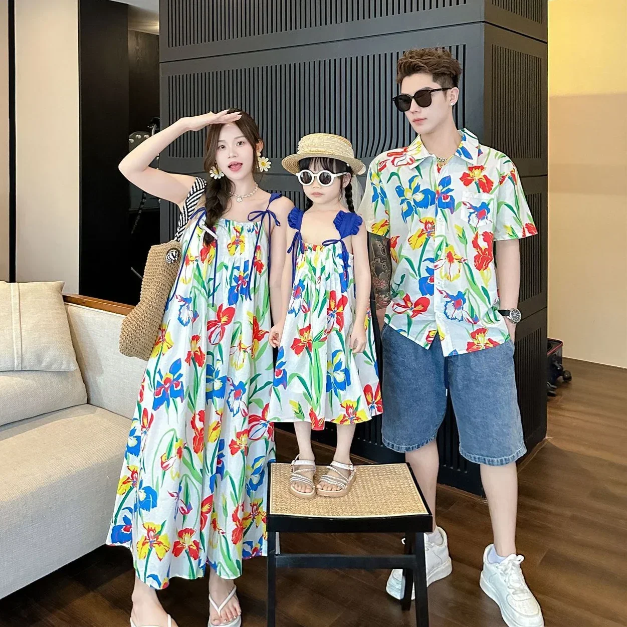 Vacation Area Couple Look Family Matching Beach Clothes Korean Mommy and Daughter Resort Dress Dad and Son Holiday Floral Shirts