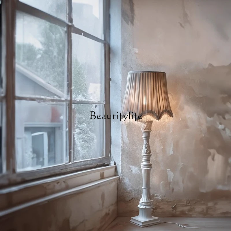 

French cream wind floor luminous object living room sofa vertical high-end floor luminous object
