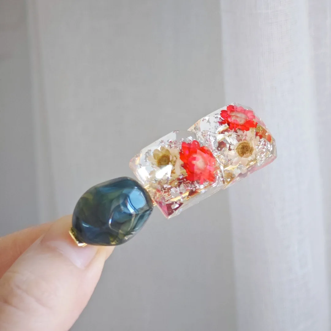 3281 Wholesale Dried Eternal Flowers Side Clip Daisy Artistic Retro Gold Resin Duckbill Clip Creative Christmas Birthday Gift